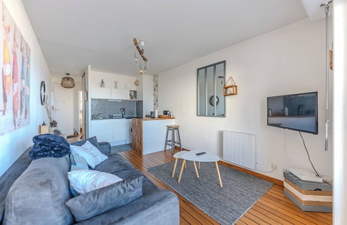 Arcachon Apartment | Apartment 'Vue Mer Arcachon' with Sea View, Private Terrace and Wi-Fi