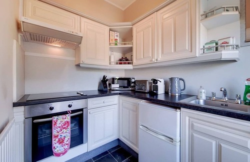 Ealing Apartment | Apartment w/workspace in Ealing