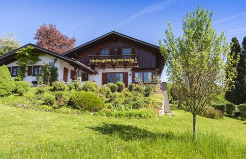 Ebersberg District Apartment | Apartment "Wendelsteinblick" between city, lakes & mountains