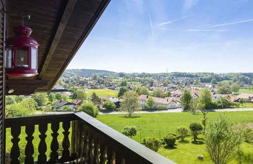 Ebersberg District Apartment | Apartment "Wendelsteinblick" between city, lakes & mountains