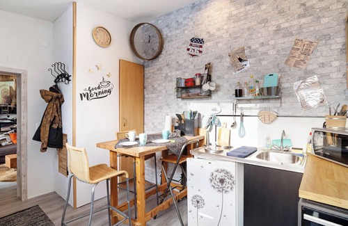 Muhlbach Apartment | Apartment "Wildwest Lounge" with Pool, Terrace & Wi-Fi
