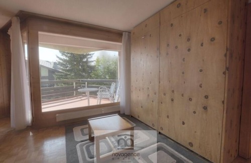 Monteiller Apartment | Apartment with 1 bedroom with 2 single beds, 1 bathroom/WC und 1 shower/WC. Living room with 1 cupbo