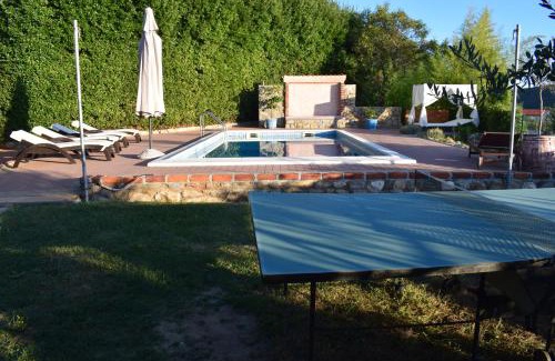 Kampor Apartment | Apartment with a spacious garden and pool