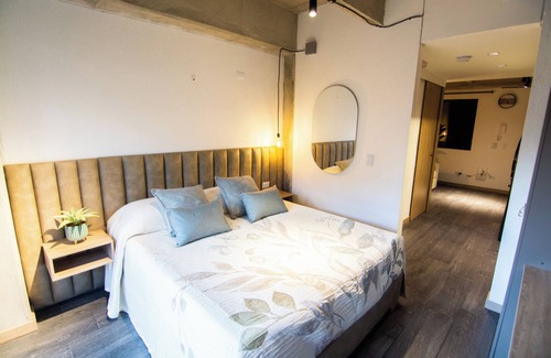 Suramericana Hotel | Apartment with balcony in Laureles