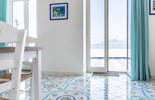 Monte Chiaro House | Apartment with breathtaking terrace vesuvius/sorrentine peninsula view