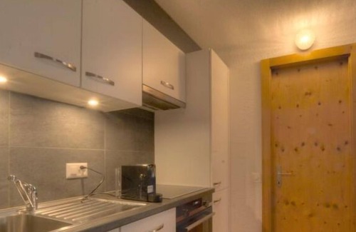 Anzere Apartment | Apartment with entrance corridor, 1 bedroom with 1 double bed, which is separated from the living by