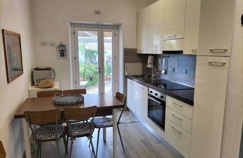 Pomonte Apartment | Apartment with exclusive garden and seaview in Pomonte, 50 meters from the sea