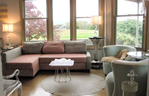 Newburgh Apartment | Apartment with Expansive Views; River & Mountains Walk to Train, Main St, DIA