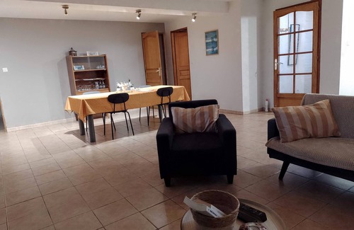 Vieux-Berquin Apartment | Apartment with garden 30min from Lille!