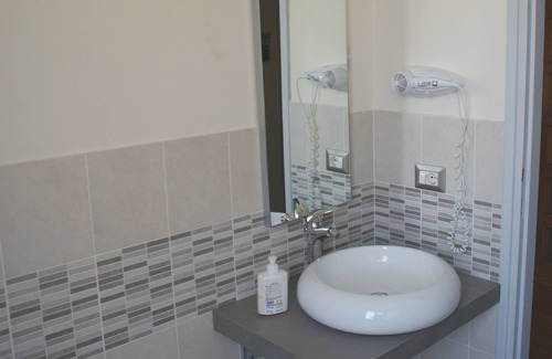 Romagnano Sesia Apartment | Apartment with green room and dove room