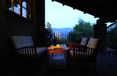 Bastia Mondovi House | Apartment with large covered terrace, in small residence with swimming pool