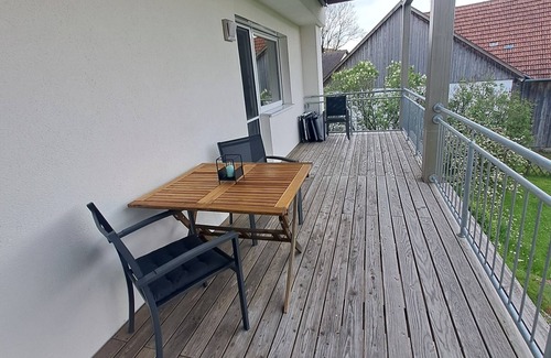 Windach Apartment | Apartment with large balcony, approx. 2 km west of the lake shore in a quiet location