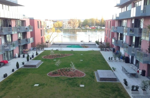 Petershausen-West Apartment | Apartment with Rhine view, 125 sqm, 4 rooms, designer furnishings