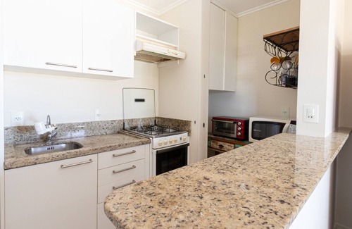 Morro das Pedras Apartment | Apartment with Sea View and Beach Access YY4578
