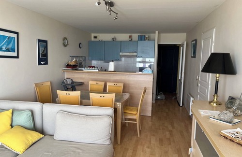 Dunkirk Apartment | Apartment with sea view
