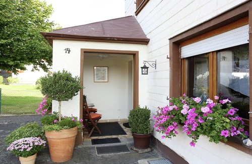 Pracht Apartment | Apartment with terrace and pool in the garden