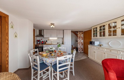 Clausdorf Apartment | Apartment "Zur Eule - Uhu" with Shared Garden & Wi-Fi