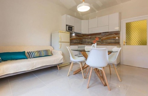 Istok Apartment | Apartments and Room Tattoo (111881-A1) - Makarska