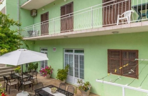 Istok Apartment | Apartments and Room Tattoo (111881-A5) - Makarska