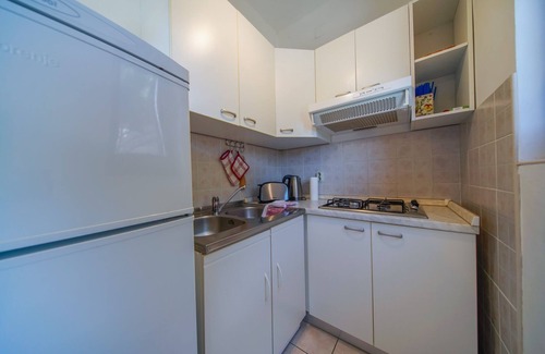 Sobra Apartment | Apartments Filipović - One Bedroom Apartment with Terrace and Sea View (A3)