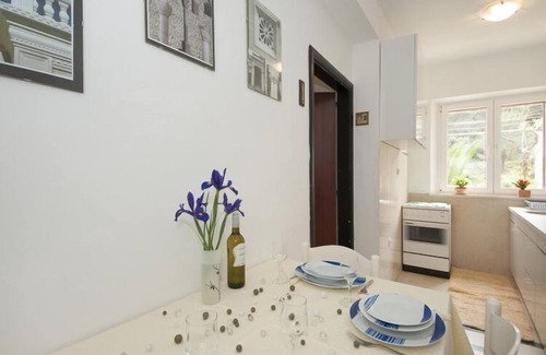 Pucisca Apartment | Apartments Kalajzic - Two Bedroom Apartment with Garden and Terrace(A2) (ST)
