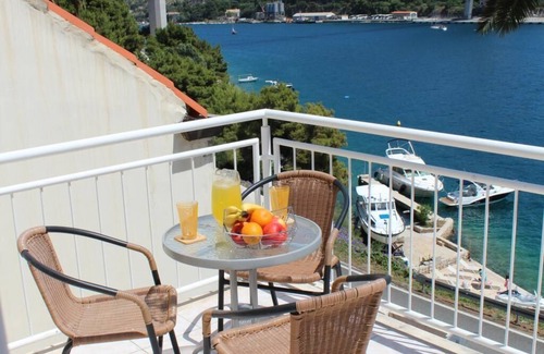 Lozica Apartment | Apartments Lozica - Studio Apartment with Terrace and Sea View