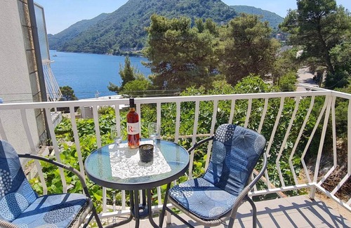 Sobra Apartment | Apartments Maruška - Studio Apartment with Balcony and Sea View