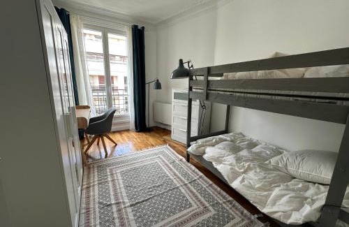 Champs-Elysees Apartment | Apartments Pierre Charron Champs Élysée Paris