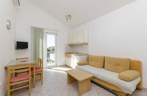 Brodarica Apartment | Apartments Vinko (27131-A3) - Brodarica