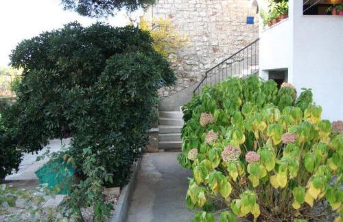 Mirce Apartment | Apartments with parking space Mirca, Brac - 729