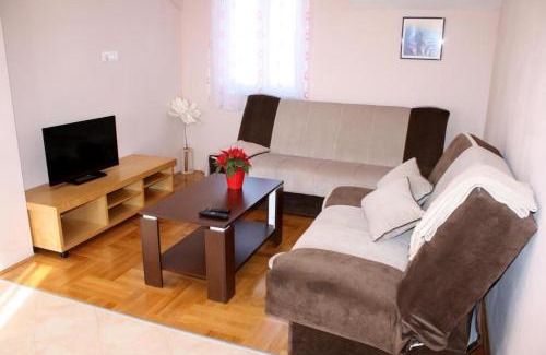 Municipality of Trogir Apartment | Apartments with parking spaces Zedno, Ciovo - 23279