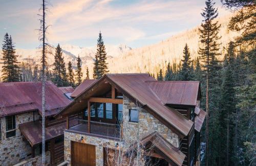 Mountain Village House | Apex by AvantStay Cozy Expansive Mountain Home Close to the Slopes w Hot Tub