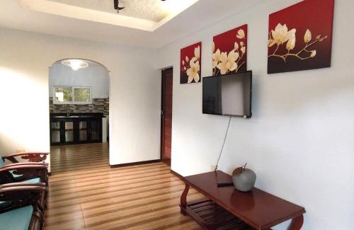 Bacnotan Villa | Apong Martina's Guest House La Union