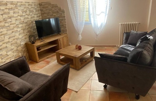 Pegairolles-de-l'Escalette Apartment | Appartement Spacieux et Confortable au Sein D'un Village Plein de Charme!
