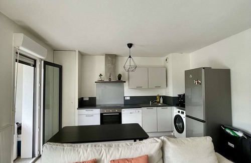 Bayonne Apartment | Apparently T3 + balcony Close to bus line and bike rental
