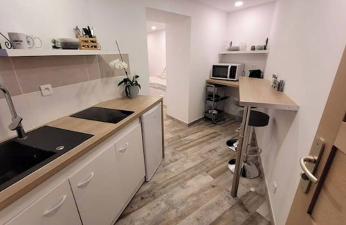 Saint-Mitre-les-Remparts Apartment | Appartement Cosy 2 Personnes