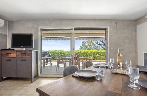 Cavalaire-sur-Mer Apartment | Appart Rez de jardin vue mer