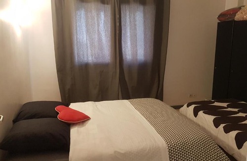 Chateau-Gontier Apartment | Appart simple entier 1 ch à ch-gontier 1er ou 2eme étage