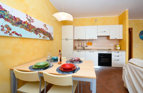 Padenghe sul Garda Apartment | Appartamento Giglio By Bookinggardalake