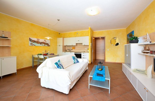 Padenghe sul Garda Apartment | Appartamento Giglio By Bookinggardalake