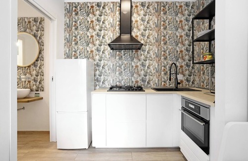 Fiumaretta Apartment | 'Appartamento 1' Near the Beach with Wi-Fi & Garden