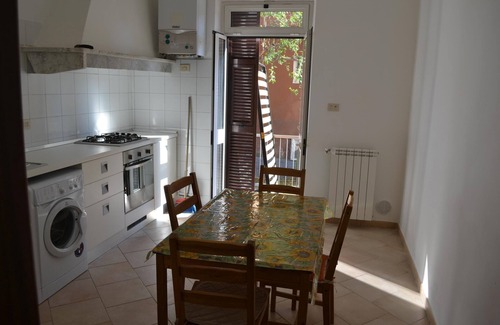 Fiumaretta Apartment | Appartamento 2M close to the Beach with Balcony & Wi-Fi