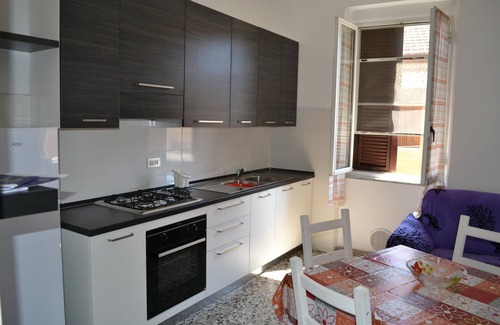 Fiumaretta Apartment | Appartamento 4M close to the Beach with Wi-Fi & Balcony