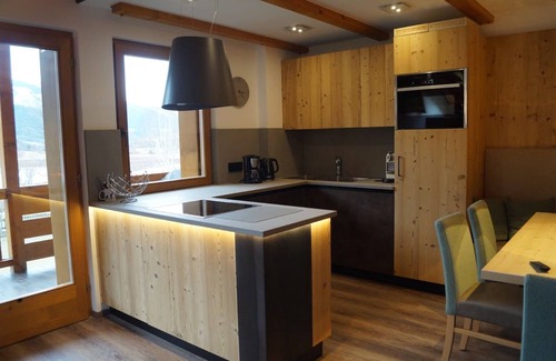 Predazzo Apartment | Appartamento Bucaneve with Lake View, Balcony & Wi-Fi