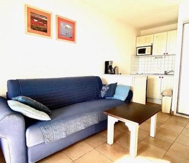 Saintes-Maries-de-la-Mer Apartment | Appartement vue mer, terrasse, place de parking privée, proximité des commerces