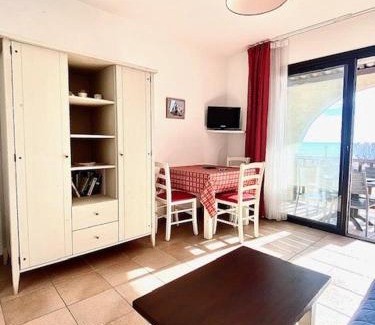 Saintes-Maries-de-la-Mer Apartment | Appartement vue mer, terrasse, place de parking privée, proximité des commerces
