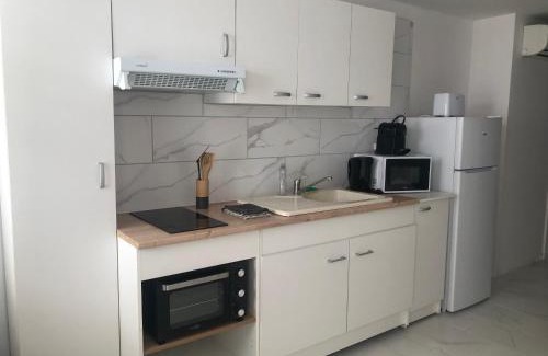 Saint-Paulet-de-Caisson Apartment | Appartement au calme 4 personnes