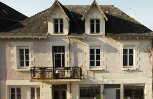 Chateauneuf-la-Foret Apartment | Appartement Maison Tarrade. Dans le Centre Bourg