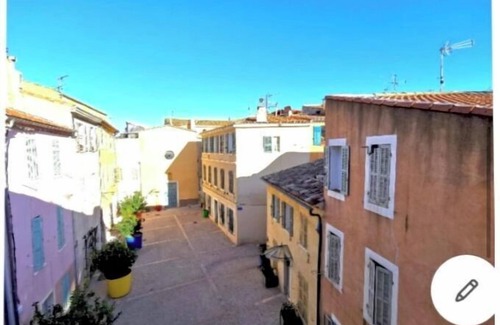 La Ciotat Apartment | Appartement 2 Chambres en Plein Centre Ville et au Calme