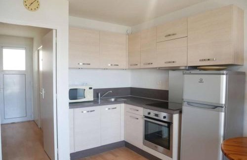 Etel Apartment | Appartement 2P. avec Vue Port, Tennis, Piscine Chauffée, Parking - À 600m de la Plage et Centre Nautique - FR-1-479-37